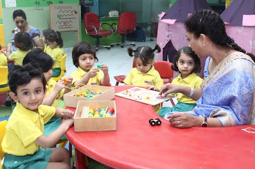 Makoons - Preschool in Lashkar Gwalior, MP | Play School in Lashkar Gwalior, MP