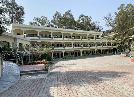 Prita Lee Lesson School