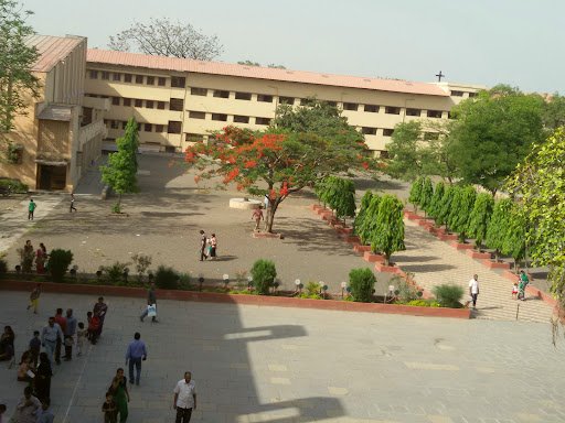 Holy Cross English High School