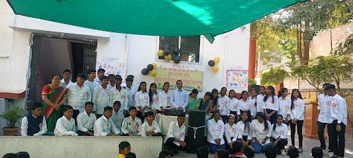 Om Primary & Secondary School