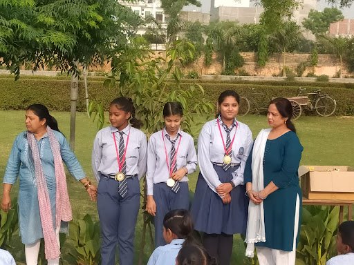 Naveen Public Sr. Sec. School Naveen Public Sr. Sec. School