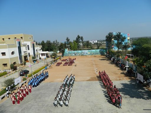 Hi-Tech Modern Residential High School Hi-Tech Modern Residential High School