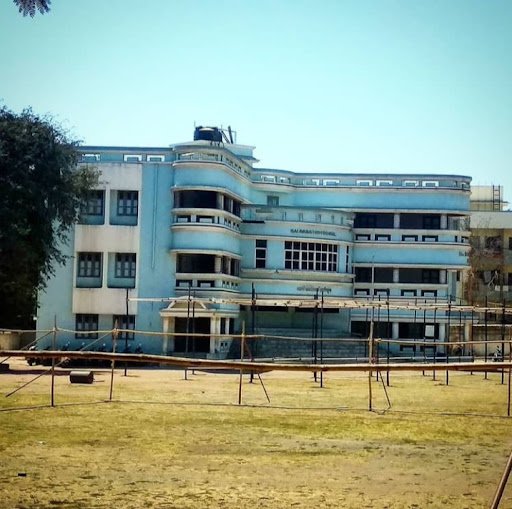Bai Ava Bai High School