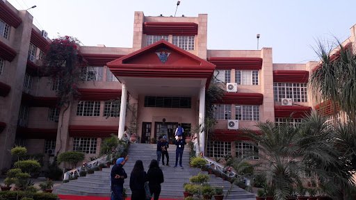 Vivek High School
